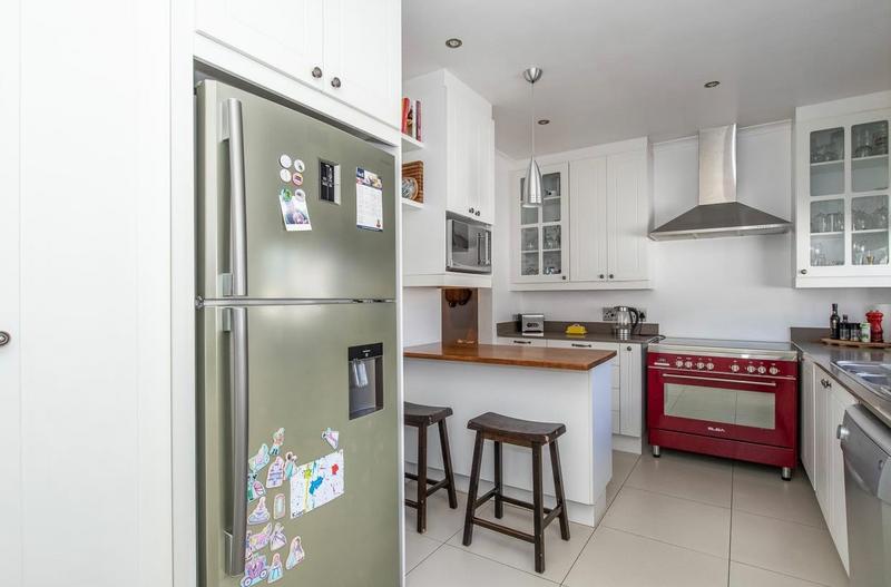 To Let 4 Bedroom Property for Rent in Kreupelbosch Western Cape